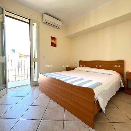 Fronte Del Porto Apartment *